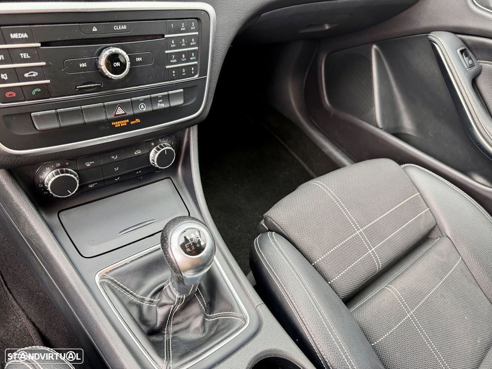 Mercedes-Benz GLA 180 CDI Urban - 13