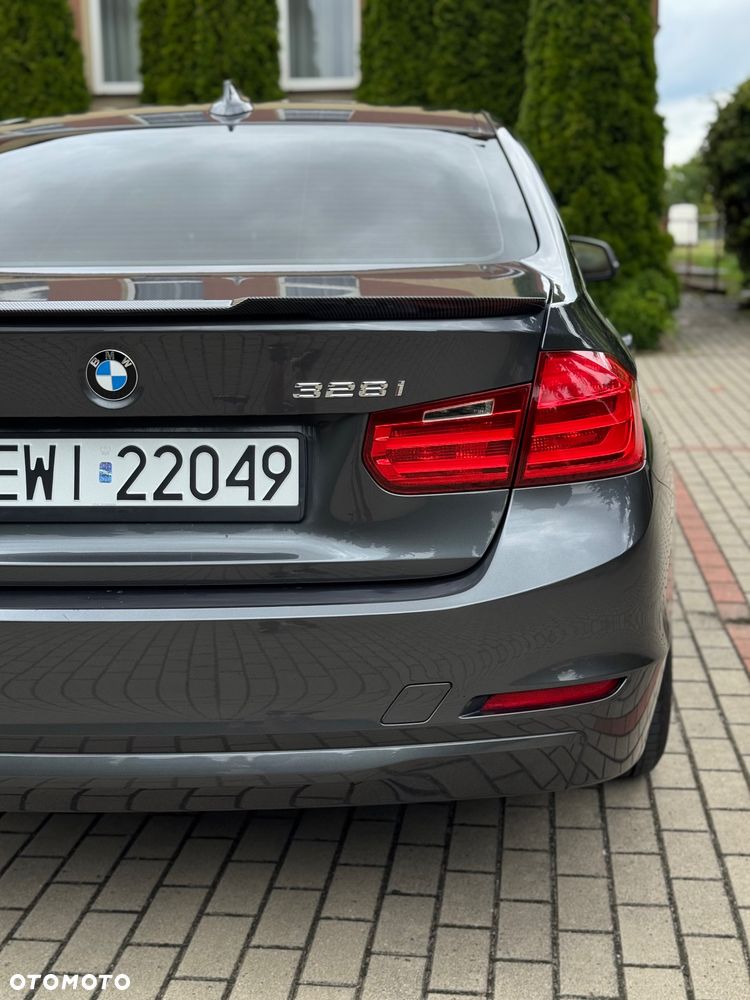 BMW Seria 3 328i - 3