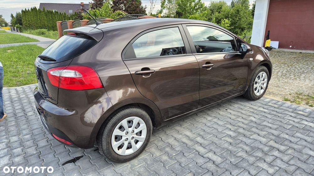 Kia Rio 1.2 M - 6