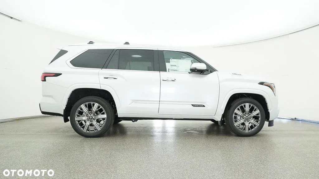 Toyota Sequoia - 28