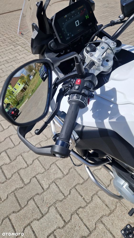 BMW F - 20