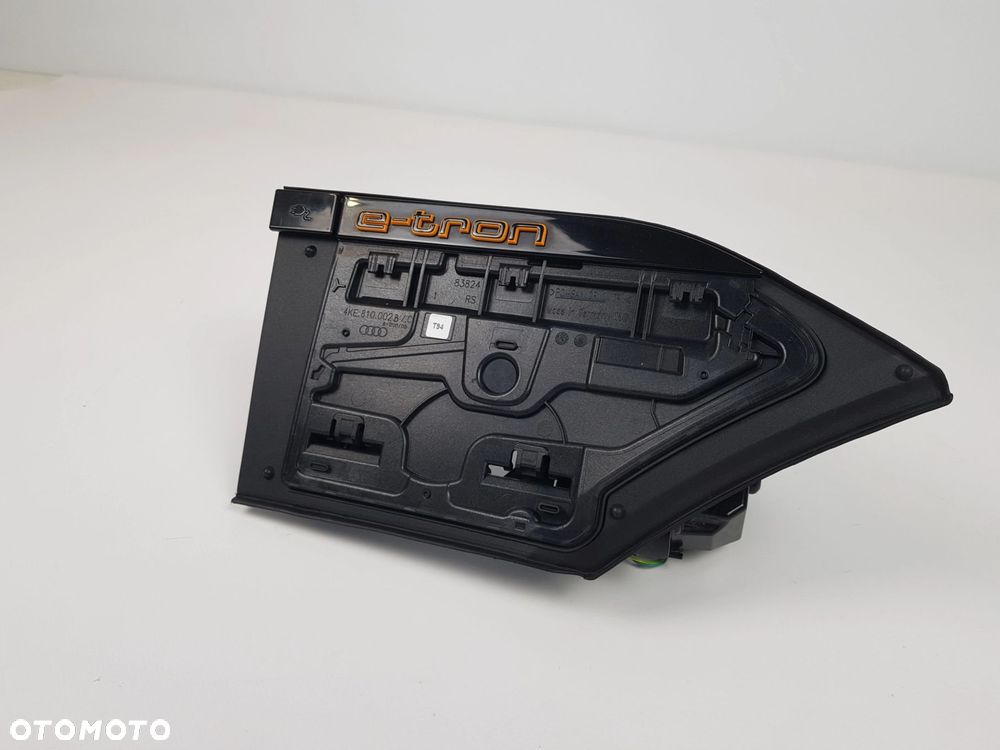 NOWA ORYGINALNA KLAPKA GNIAZDA ŁADOWANIA AUDI E-TRON - 1