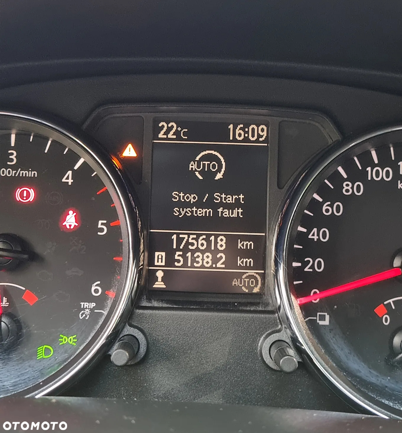 Nissan Qashqai 1.6 DCi N-Connecta - 14
