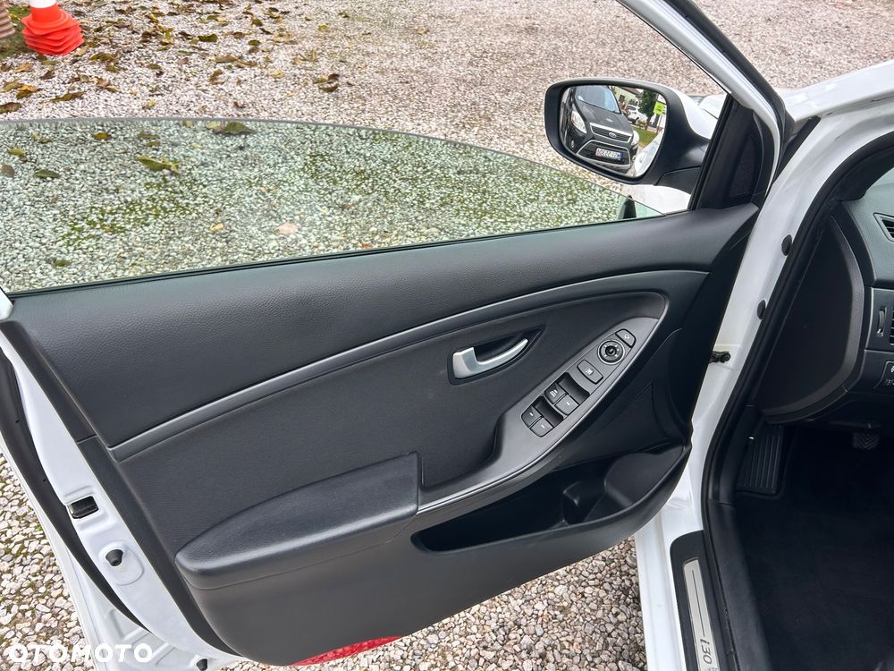 Hyundai i30 1.6 CRDi BlueDrive Premium - 10