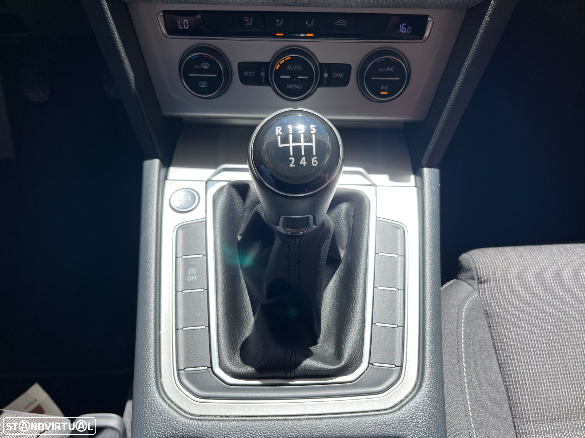 VW Passat Variant 1.6 TDI Confortline - 46