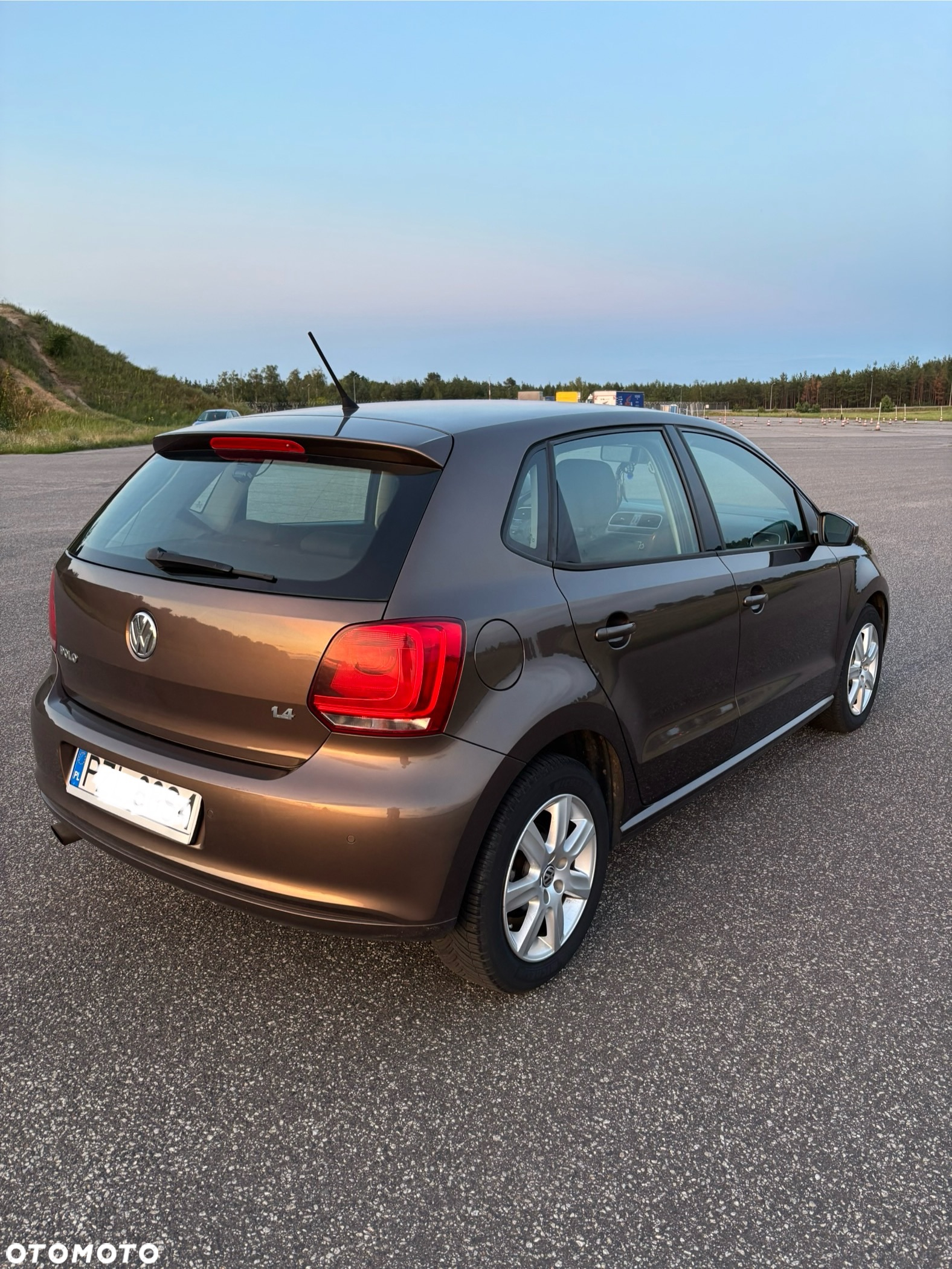 Volkswagen Polo 1.4 16V Highline - 9