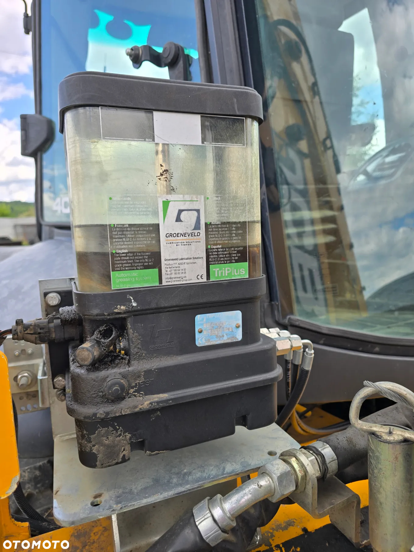 JCB - 10