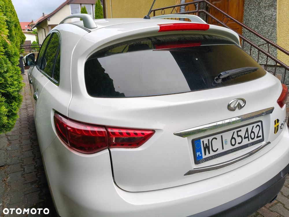 Infiniti Q70 - 4