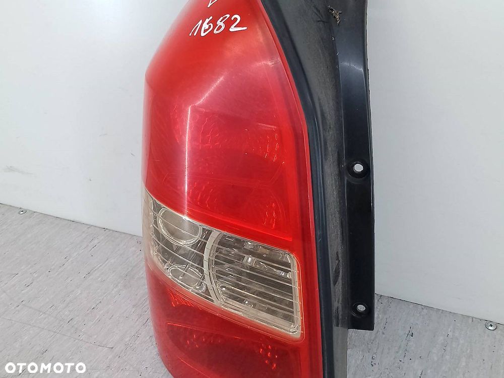 LAMPA TYLNA LEWA HYUNDAI TUSCON I 92401-2E0 - 8