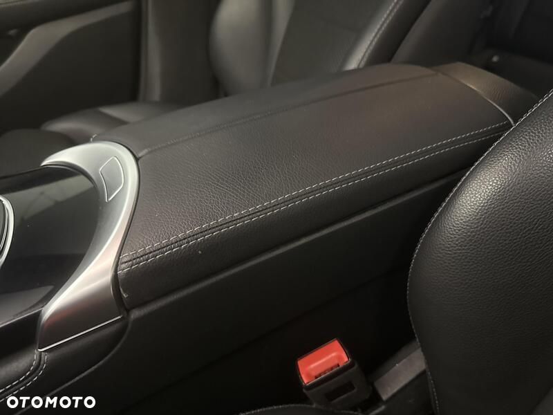 Mercedes-Benz GLC - 21