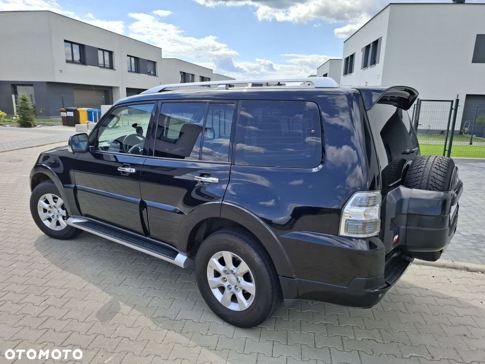 Mitsubishi Pajero - 4