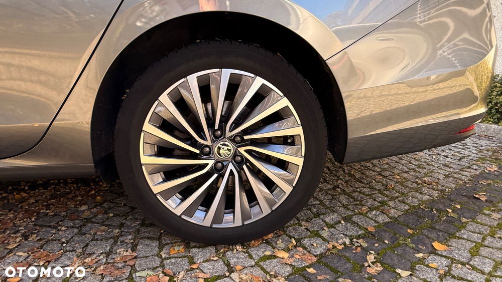 Skoda Superb 2.0 TDI SCR 4x4 L&K DSG - 3