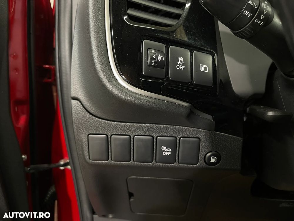 Mitsubishi Outlander 2.4 4WD Plug-In Hybrid - 22