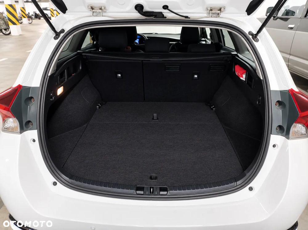 Toyota Auris Hybrid 135 Prestige - 11