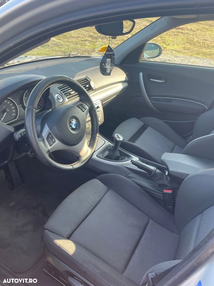 BMW Seria 1 120i - 7