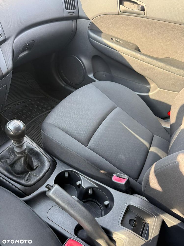 Hyundai i30 i30cw 1.4 blue Comfort - 17