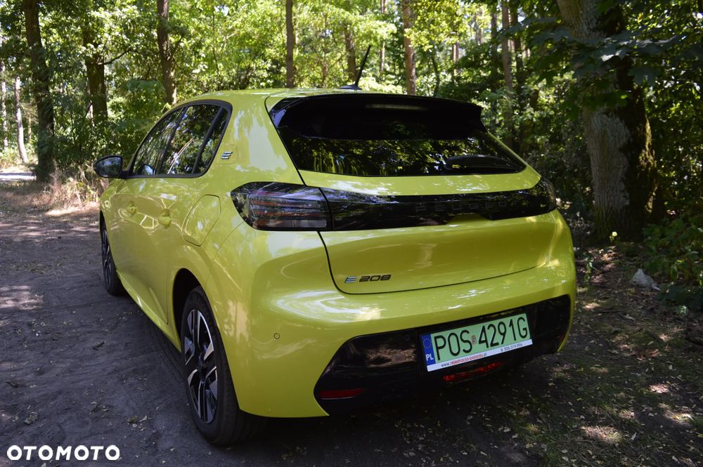 Peugeot 208 e-208 50kWh Allure - 3