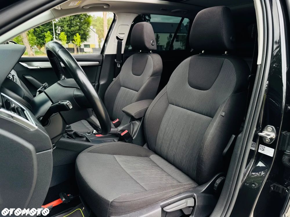 Skoda Octavia 1.6 TDI DSG Premium Edition - 28