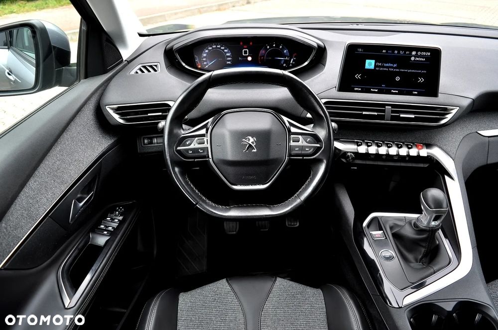 Peugeot 5008 1.2 PureTech Allure S&S - 25