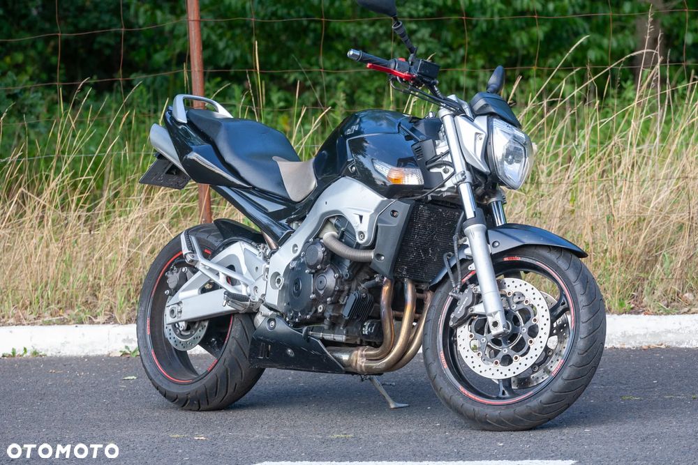 Suzuki GSR - 1