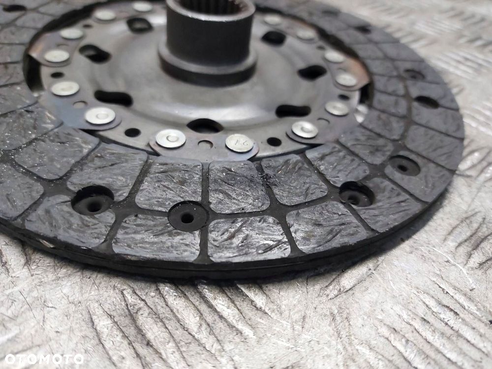 KOŁO DWUMASOWE TARCZA DOCISK ŁOŻYSKO COROLLA VERSO II 2.0 D4D - 4