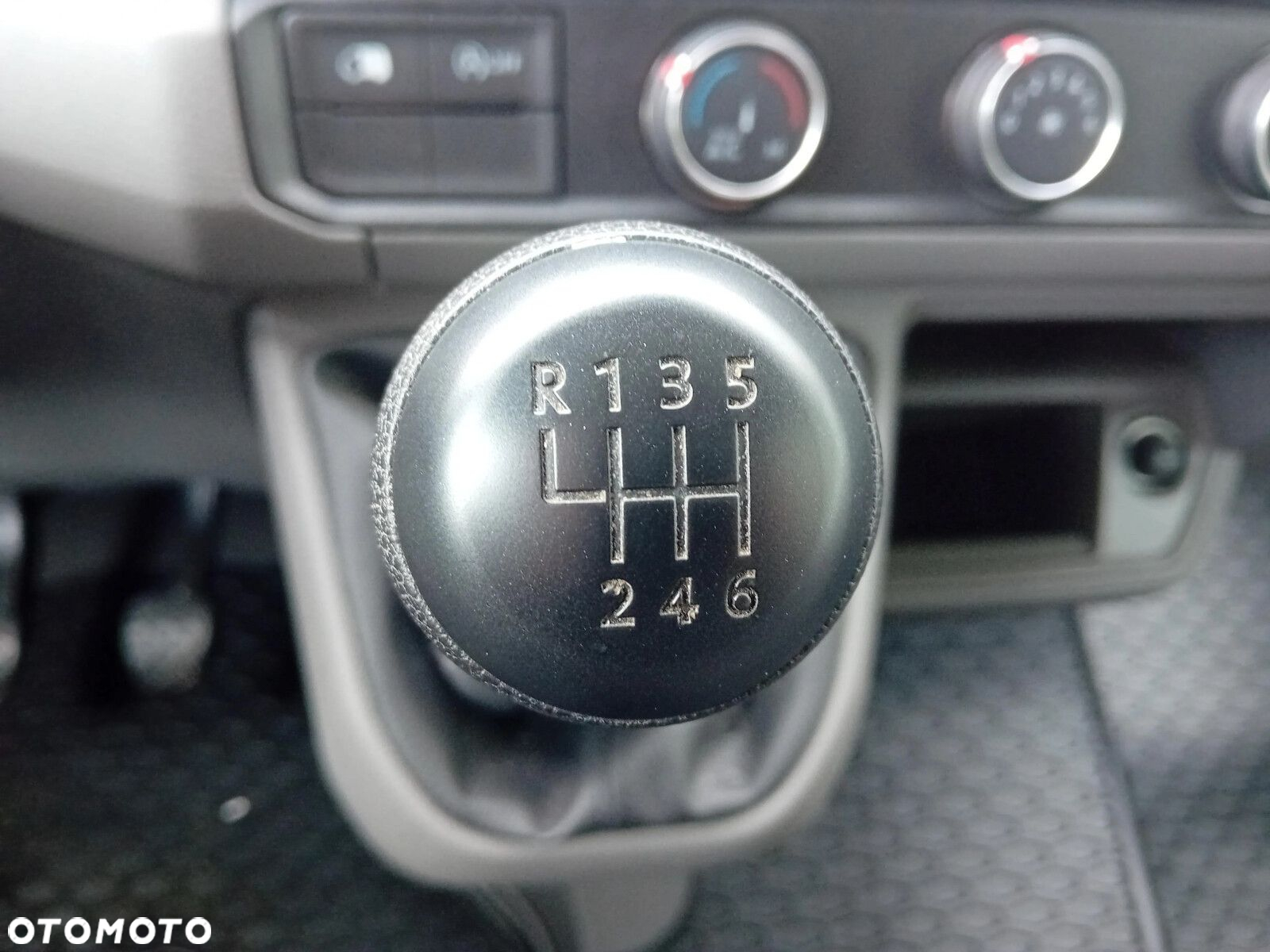 Volkswagen Crafter Furgon - 11