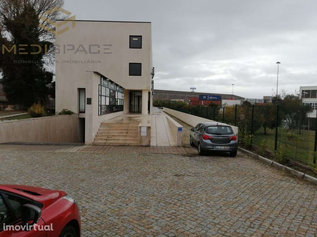 Escritório com 2 frentes Perto de Ikea Matosinhos - Grande imagem: 4/12