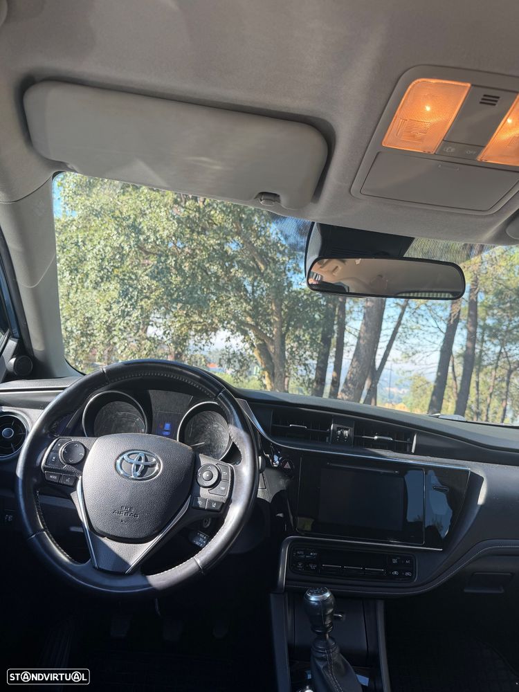 Toyota Auris 1.6 D-4D Exclusive - 14