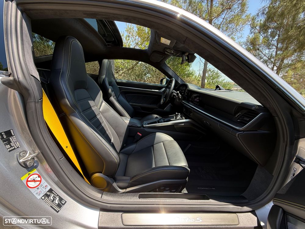 Porsche 911 (992) Turbo S - 23