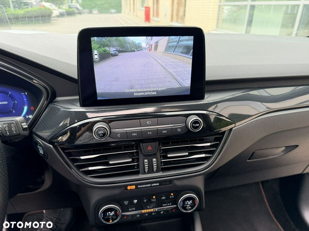 Ford Kuga - 37