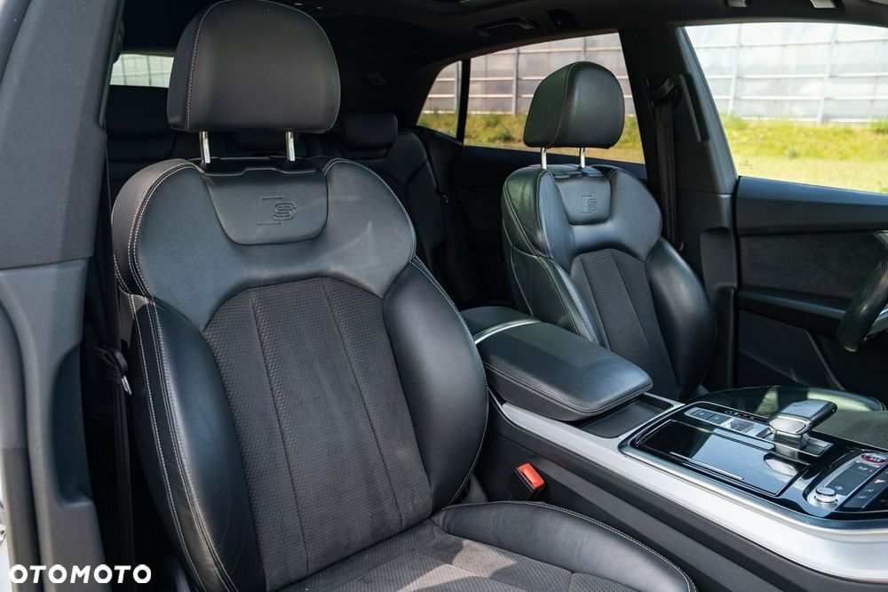 Audi SQ8 TFSI Quattro Tiptronic - 25