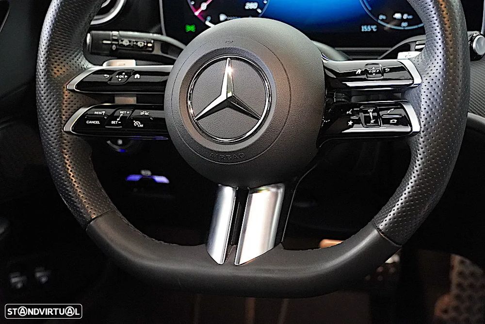 Mercedes-Benz C 300 e AMG Line - 18