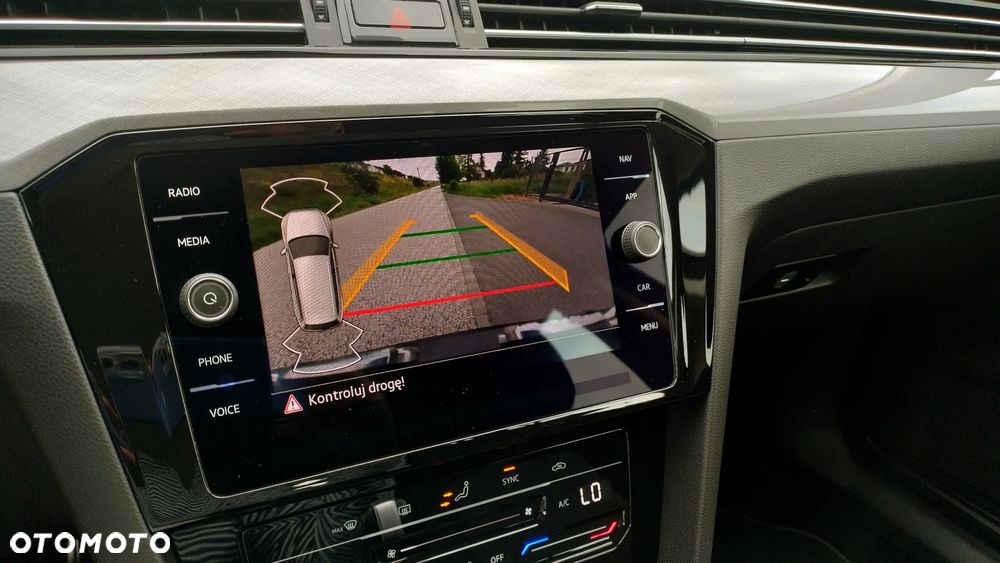 Volkswagen Passat 2.0 TSI Business DSG - 11