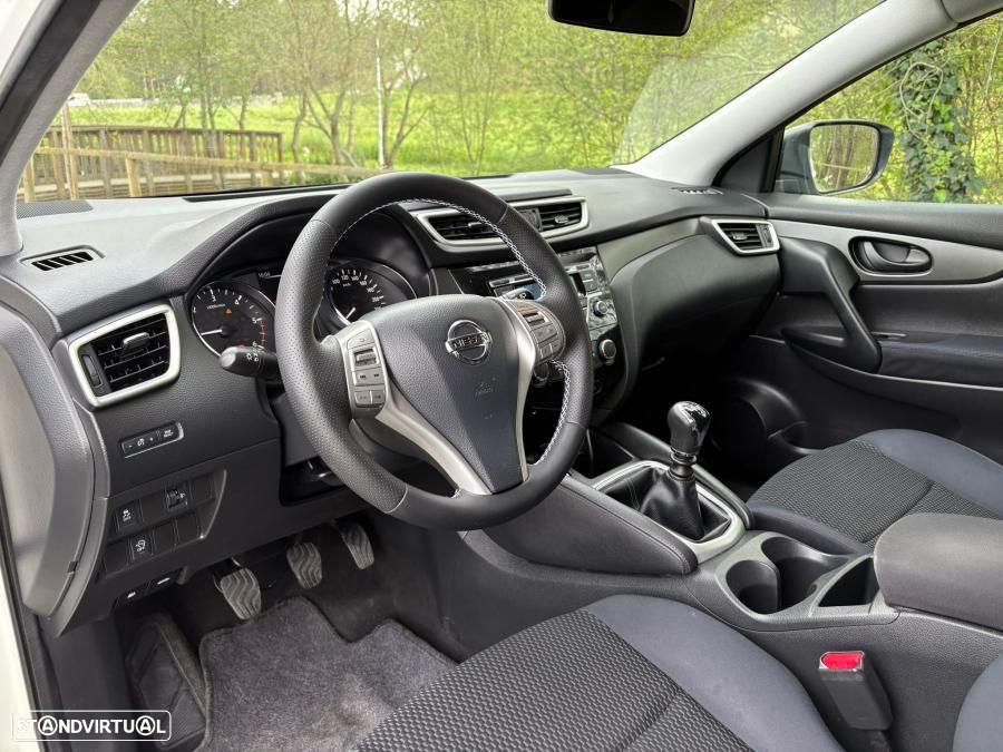 Nissan Qashqai 1.5 dCi Tekna Premium 17 - 21