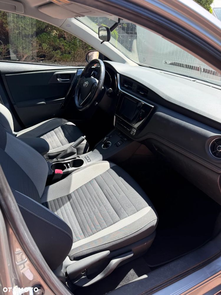 Toyota Auris - 17