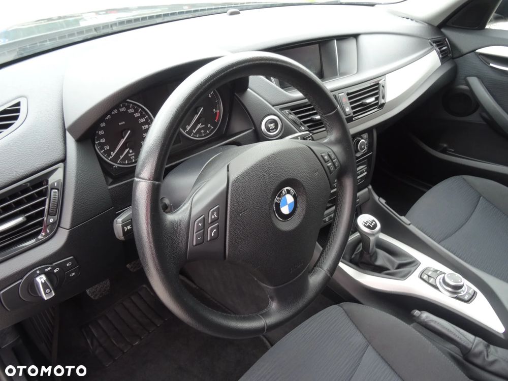 BMW X1 sDrive18d - 11