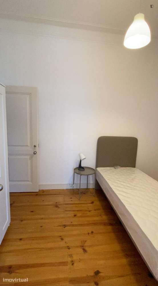Quarto - localizado em Alcântara Lisbon - Grande imagem: 5/17
