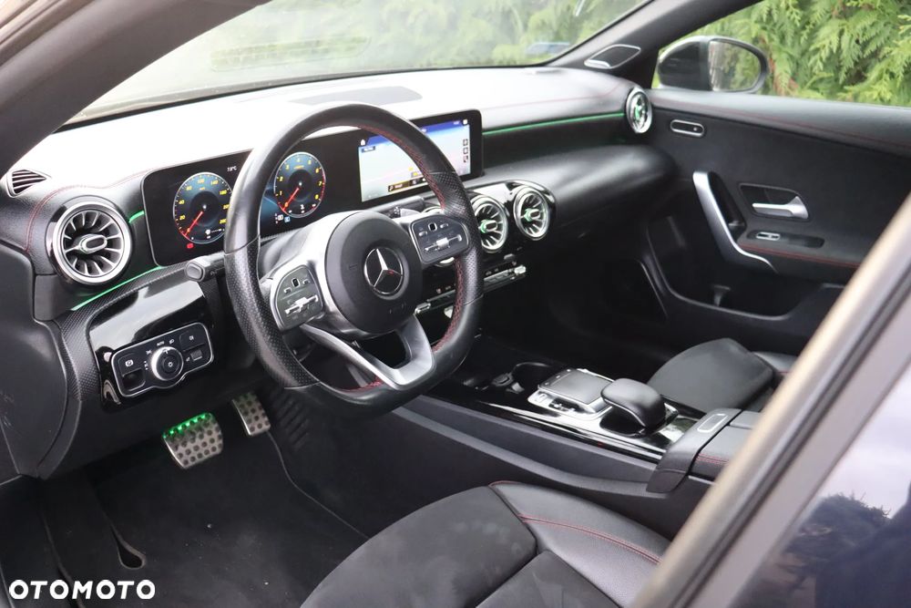 Mercedes-Benz CLA 220 7G-DCT - 17