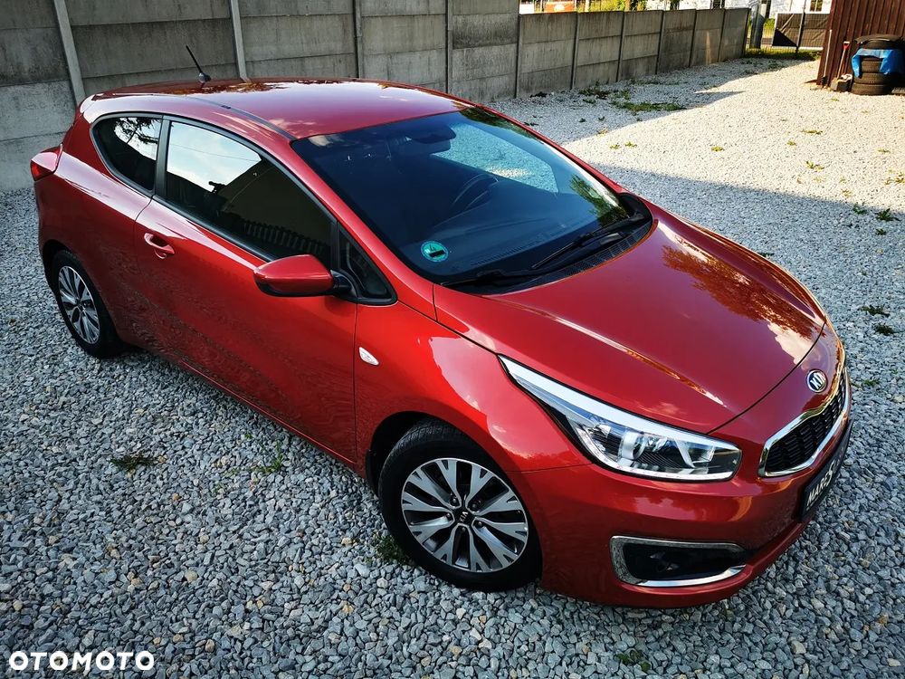 Kia ProCeed - 18