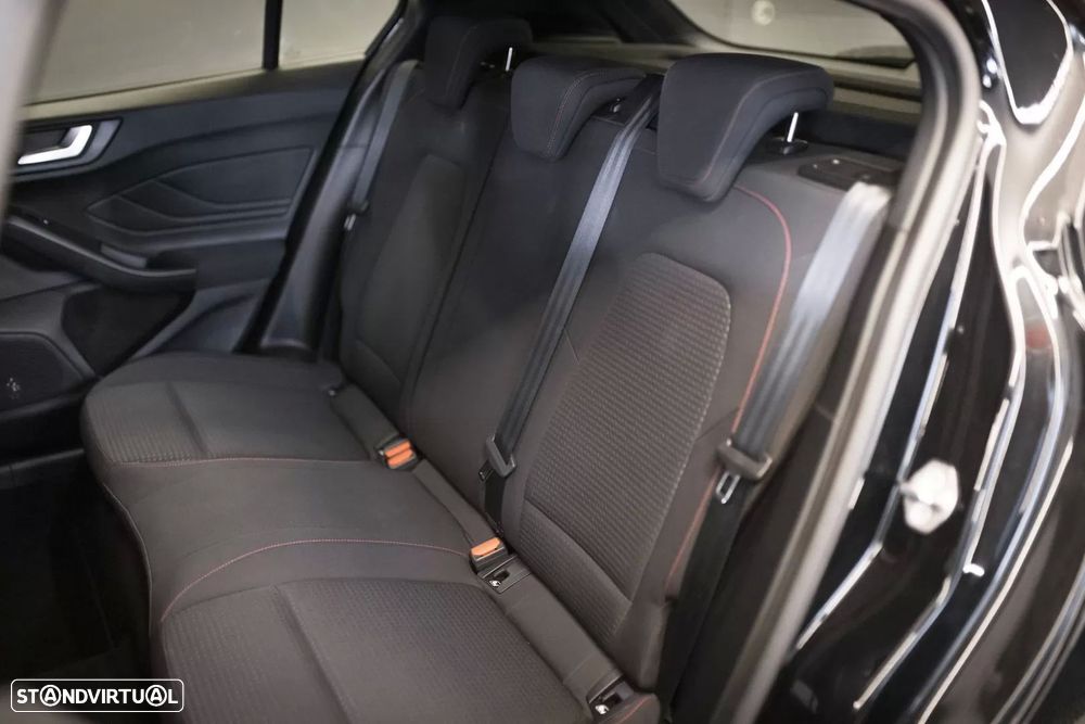 Ford Focus 1.0 EcoBoost ST-Line X - 18