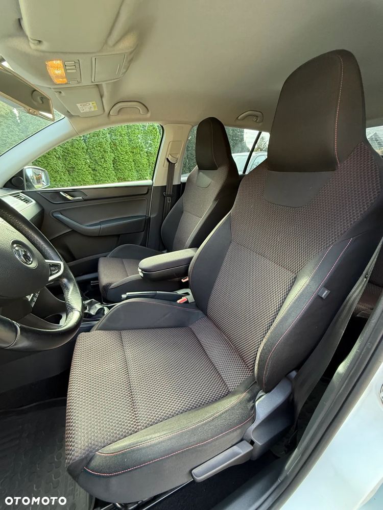 Skoda RAPID - 7