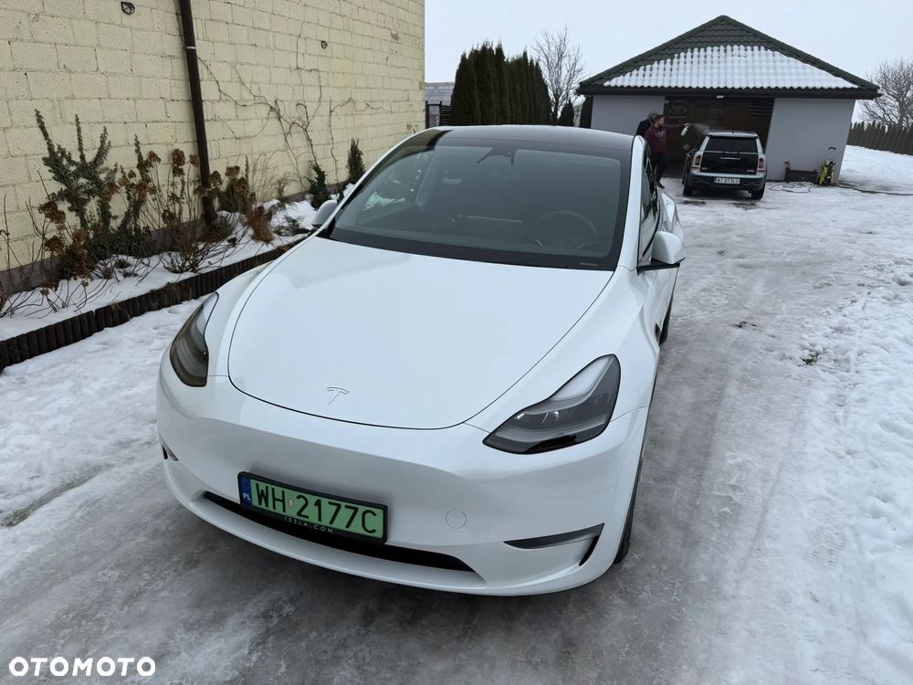Tesla Y Performance AWD - 16