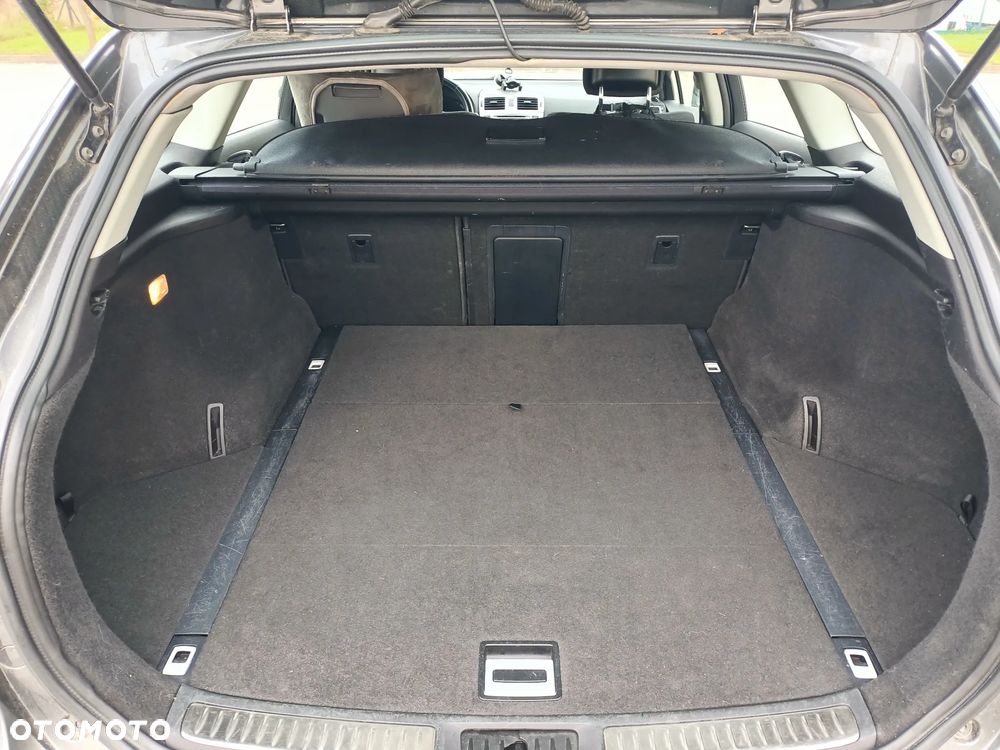 Toyota Avensis 1.8 Sol - 9