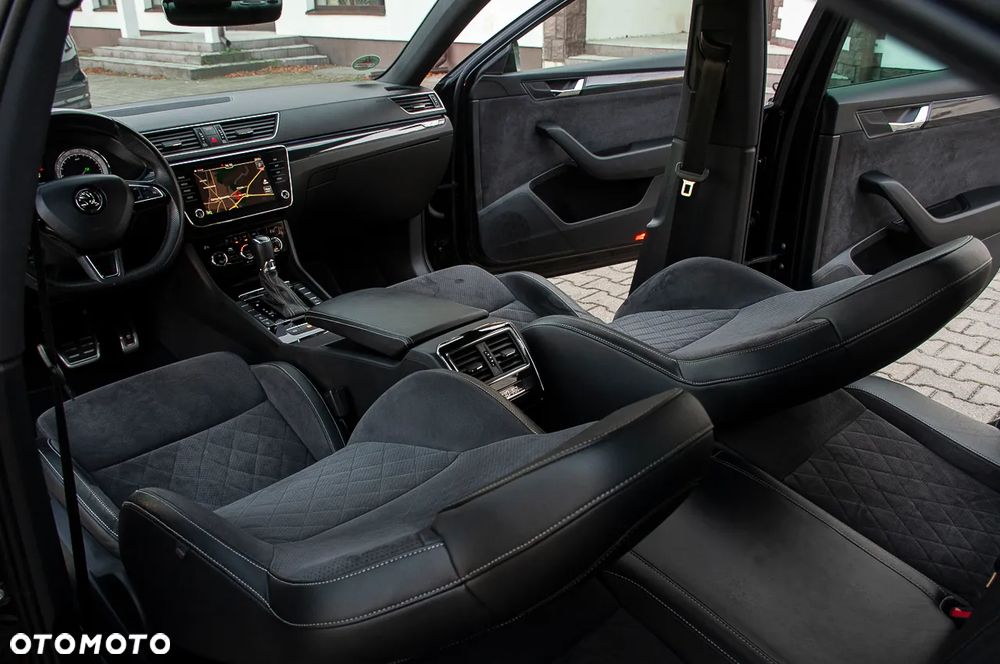 Skoda Superb 2.0 TDI DSG Sportline - 29