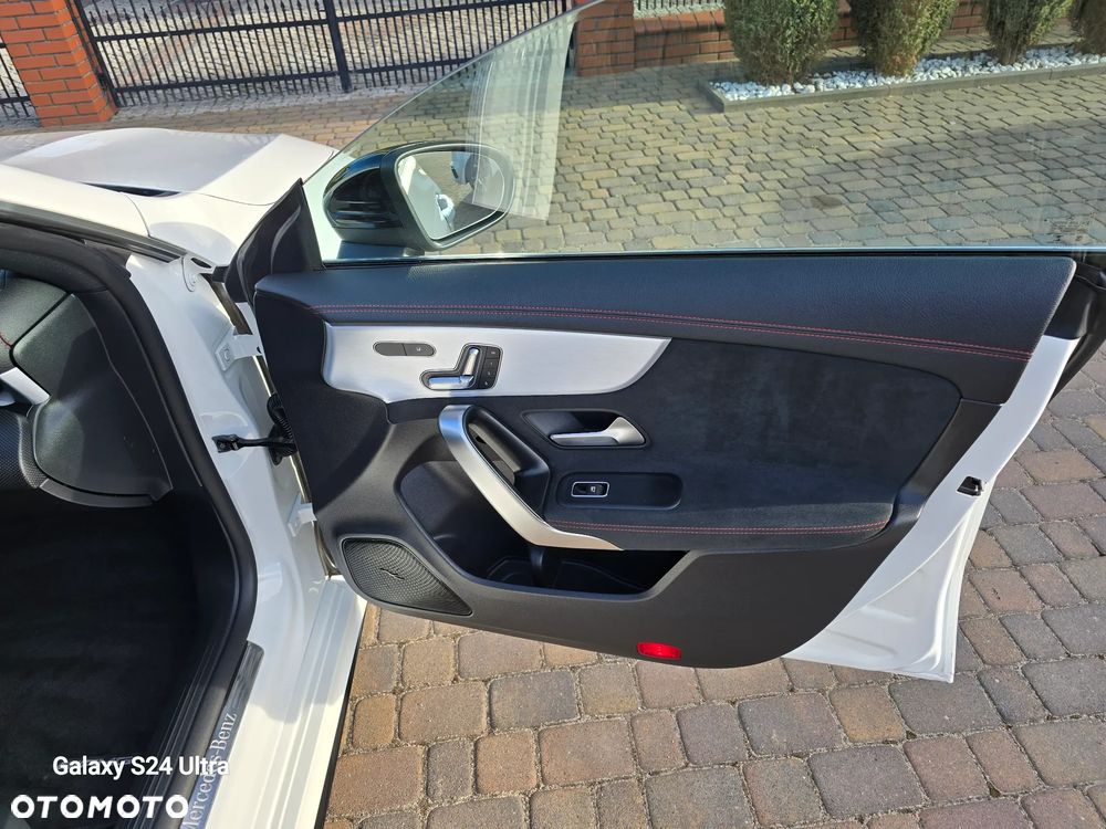 Mercedes-Benz CLA 200 7G-DCT AMG Line Advanced Plus - 27