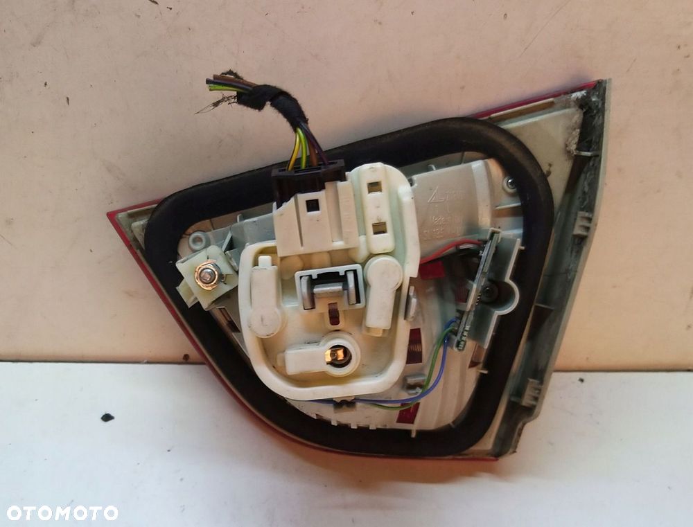 BMW 3 E90 LIFT LAMPA TYŁ LEWA TYLNA Z KLAPY 7289427 - 2