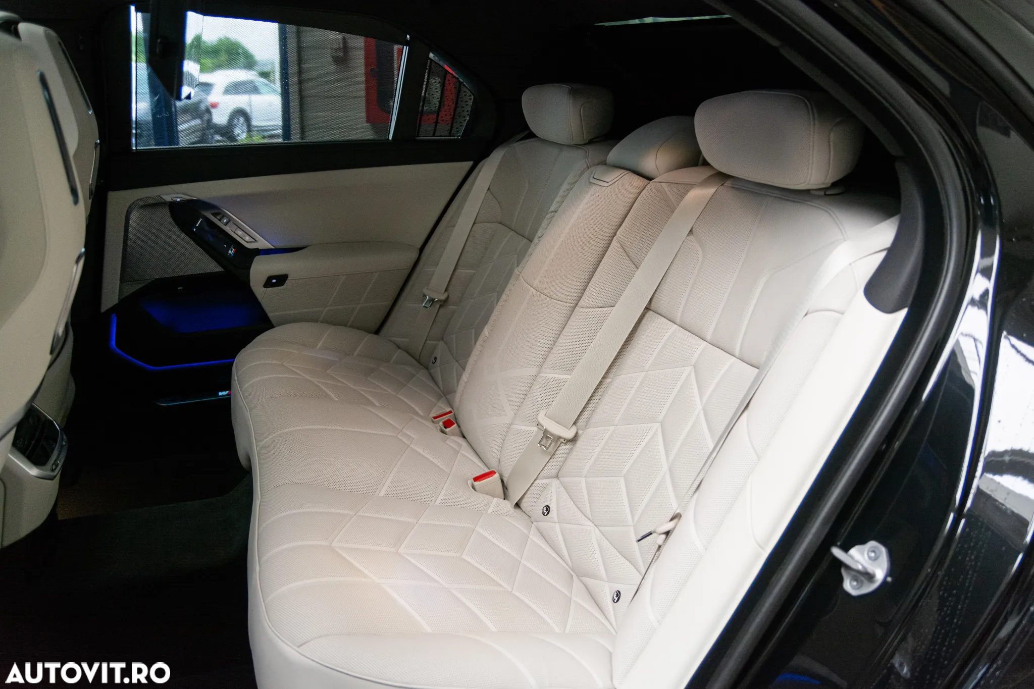 BMW Seria 7 740d xDrive MHEV - 22