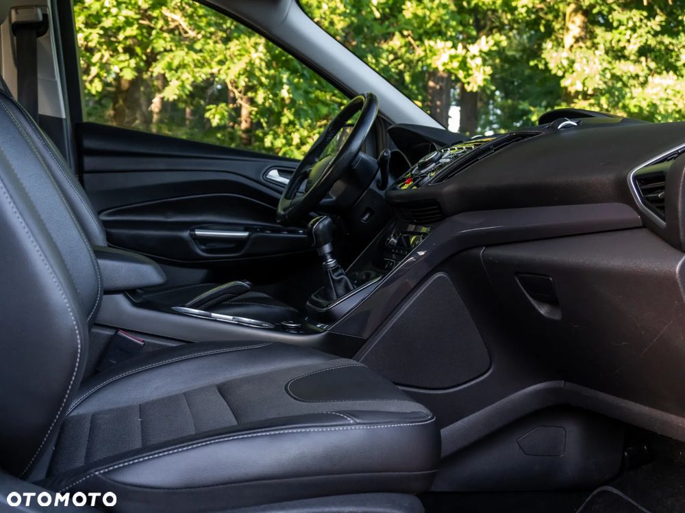 Ford Kuga 2.0 TDCi 2x4 Titanium - 9