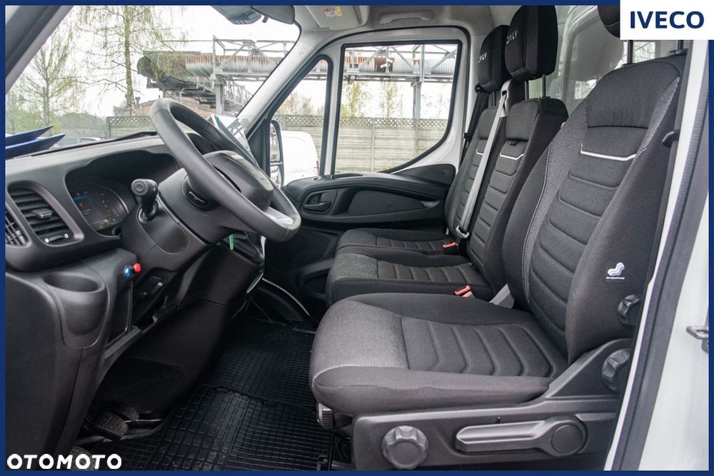 Iveco Daily 35S18 Kontener 8EP + Winda 3.0 180KM - 19