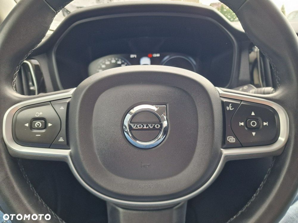 Volvo V60 T8 AWD Recharge Geartronic Inscription Expression - 32
